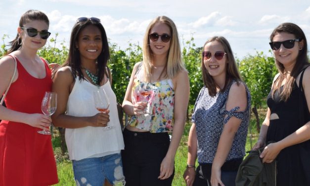 Kulinarisch wandern entlang der Weinblüte