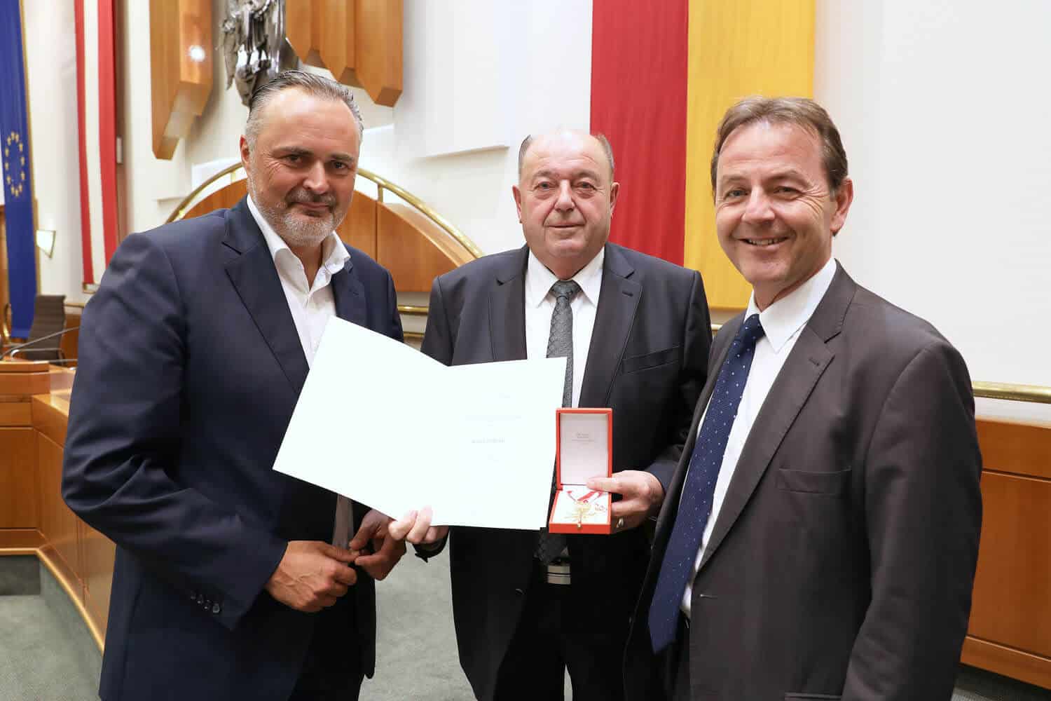 Bürgermeister Rudolf Pfneisl Goldene Verdienstzeichen