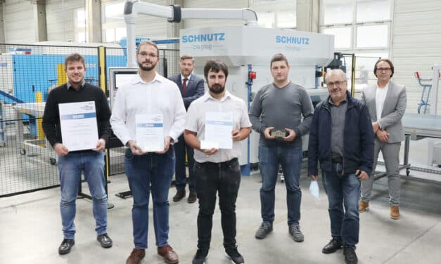 Industrie-Lehrlinge ausgezeichnet
